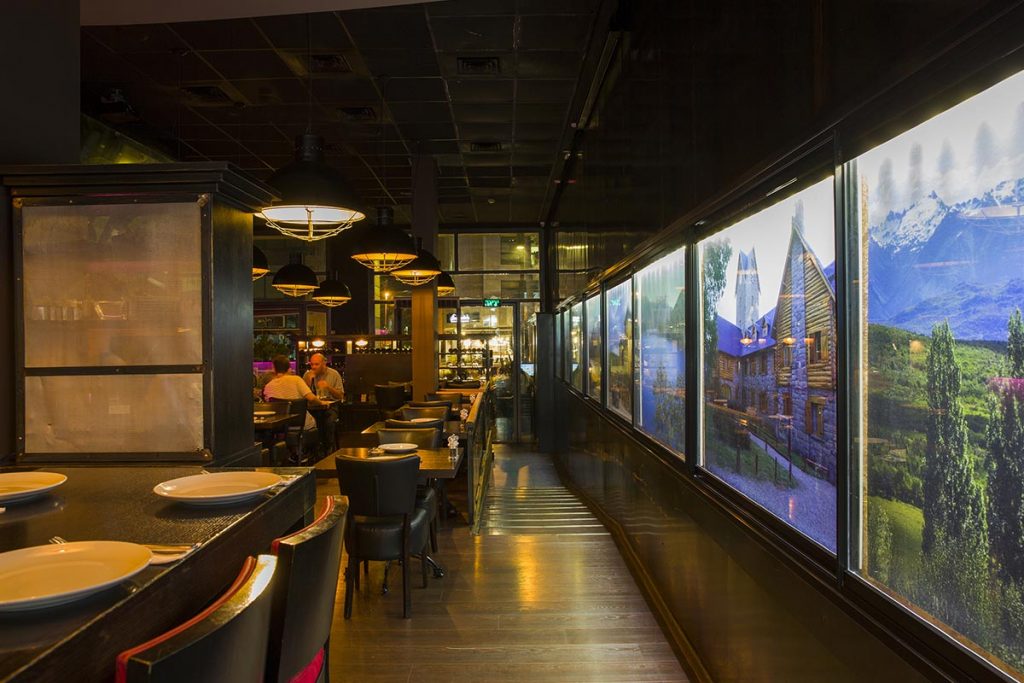 חלל מסעדת בוצ'רי דה ברילוצ'ה